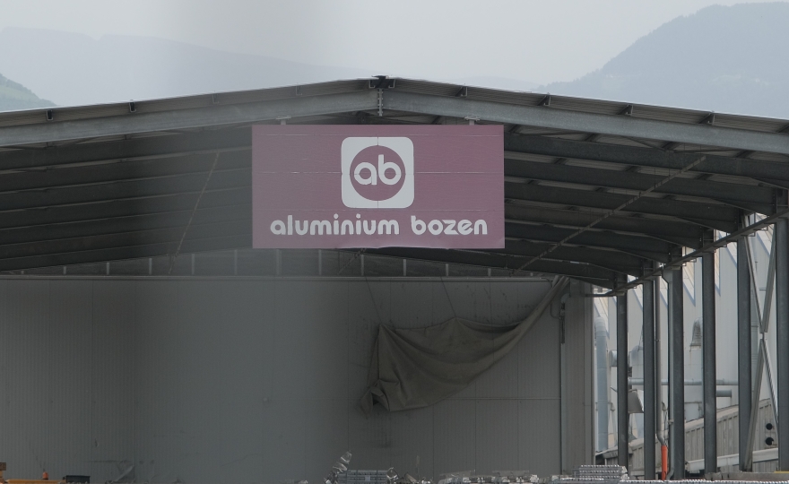 Incidente Aluminium. “Non è più accettabile rischiare la vita per lavorare”