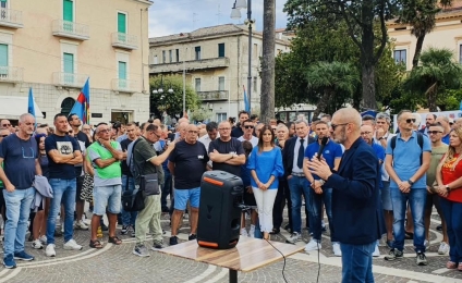 Termoli. Basta scontri fra Governo e Stellantis, la gigafactory di Termoli s’ha da fare!